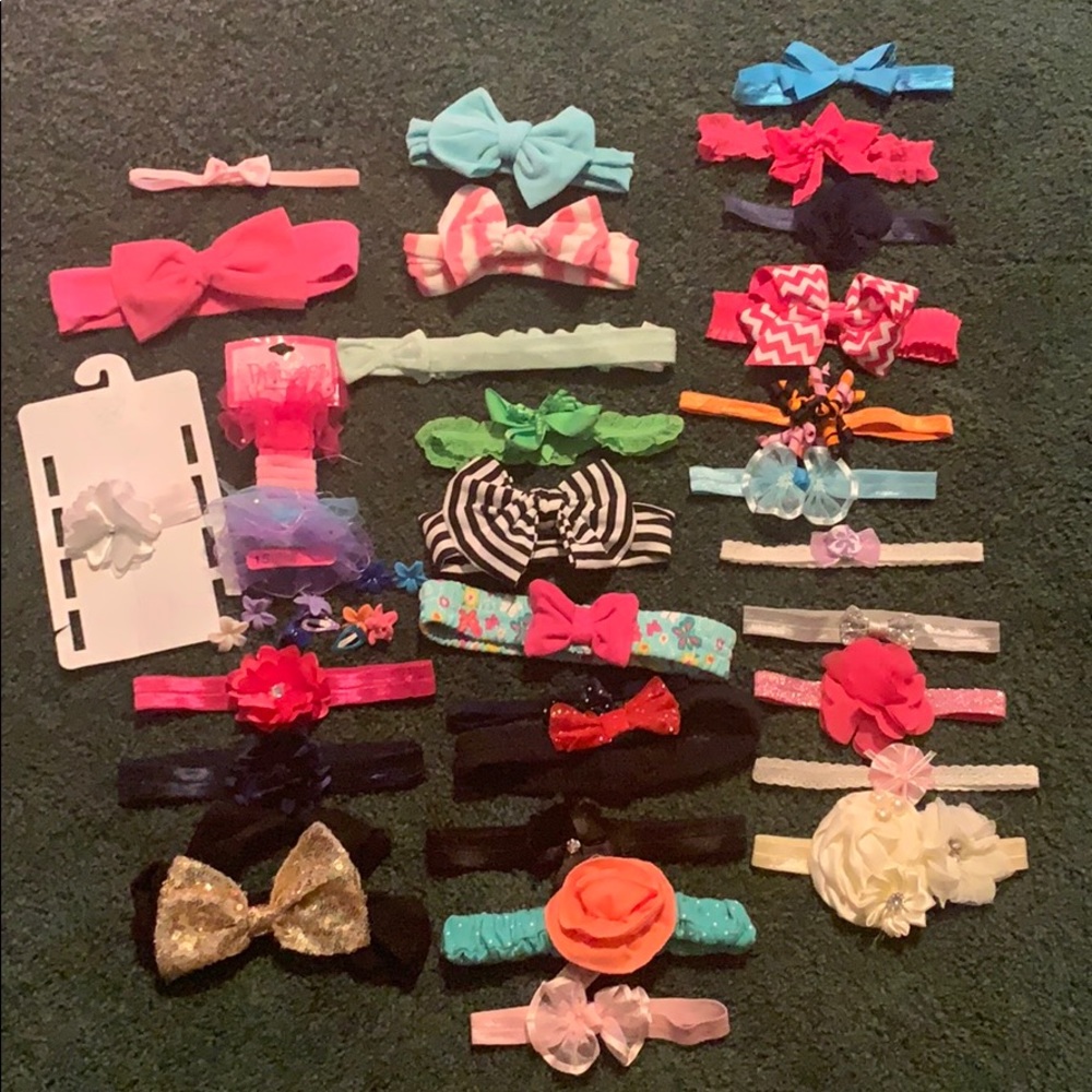 How’s, clips, and hair ties